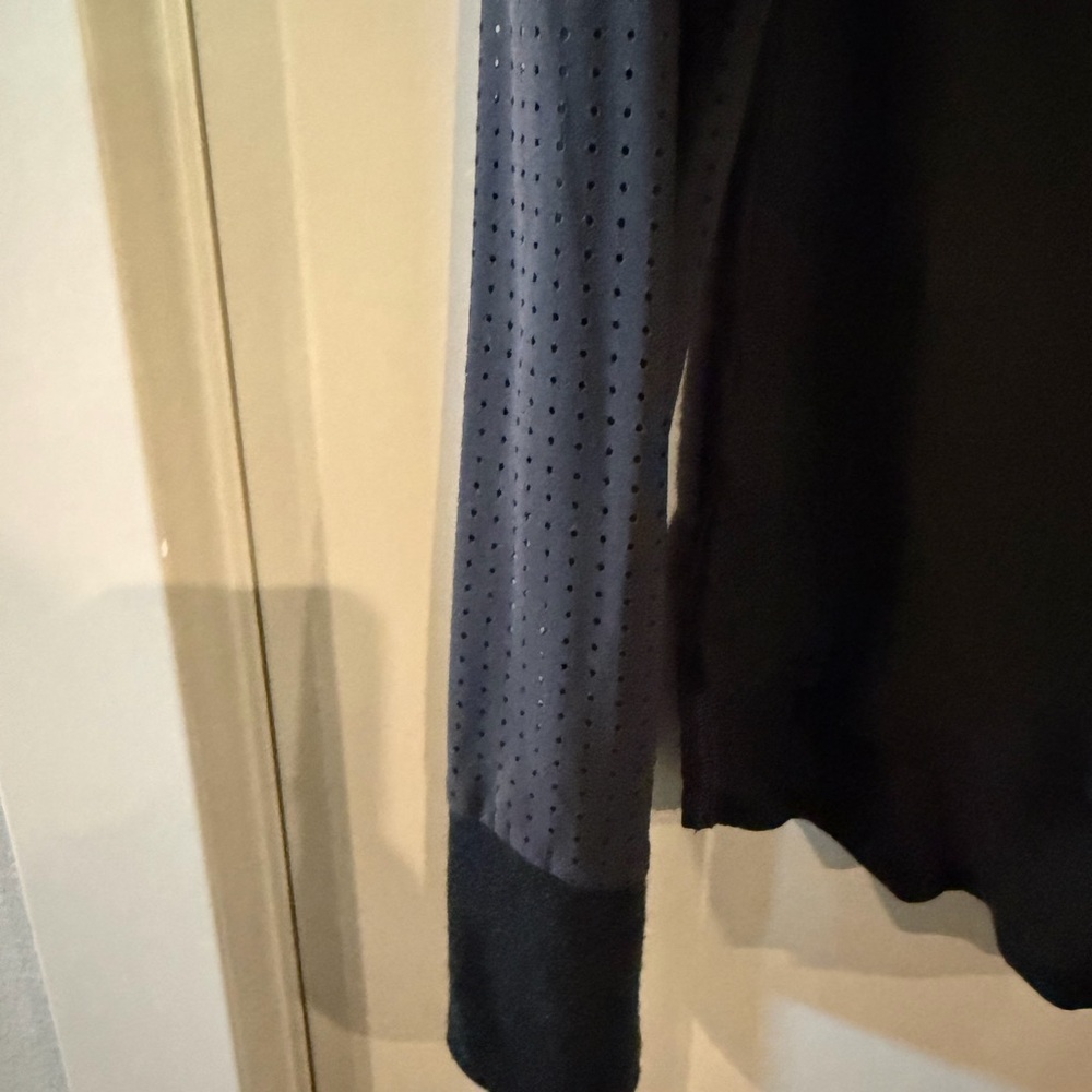 Sweaty Betty Breeze Merino Perforated Long Sleeve Running Tee - Black. WM. - Picture 11 of 14